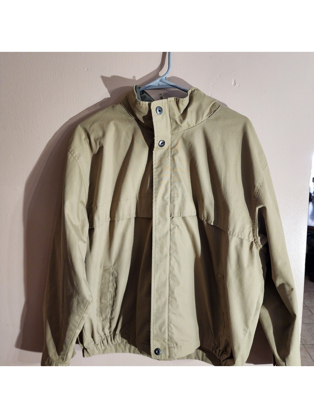 St. John's Bay Beige Windbreaker Jacket Men's L Hooded Zip Snap Casual Fall